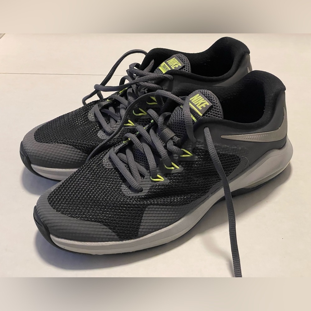 New Nike Airmax Trainer